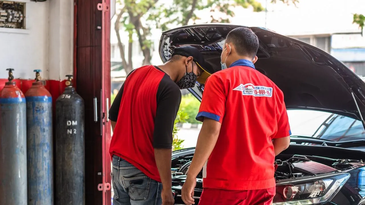 3 Hal yang Wajib Dilakukan Pengendara Mobil Saat Musim Hujan